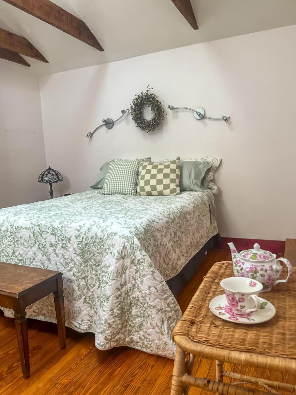 Historic Downtown Gem Holiday home