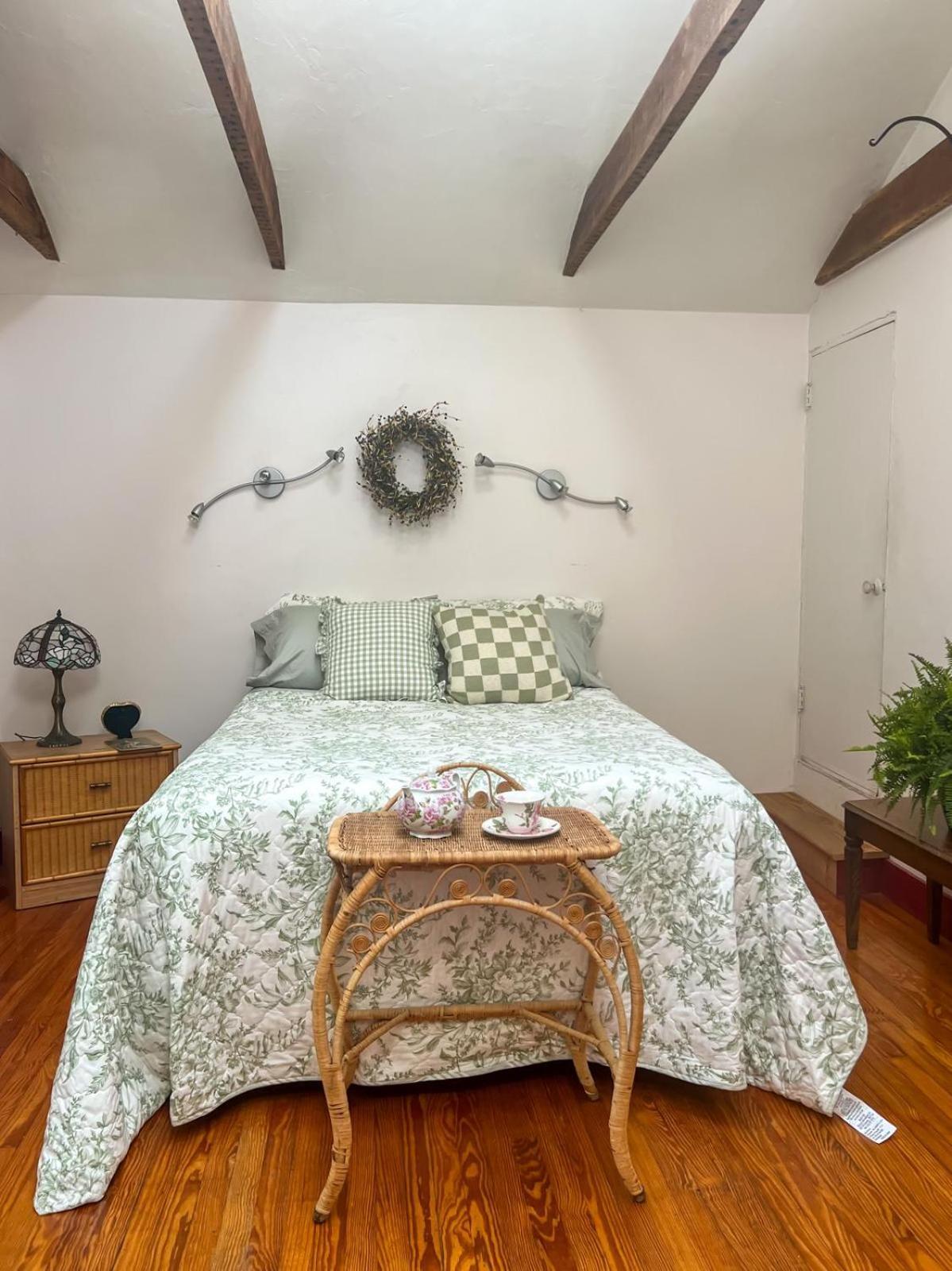 Holiday home Historic Downtown Gem
